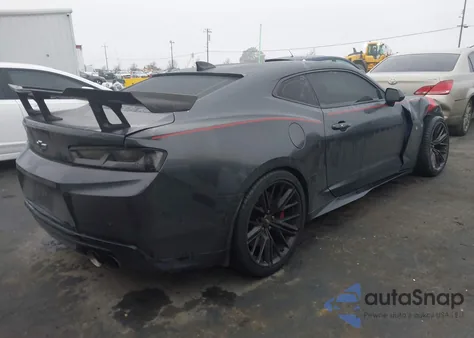 2017 Chevrolet Camaro Zl1 z USA, uszkodzony, nr VIN 1G1FJ1R61H0159103